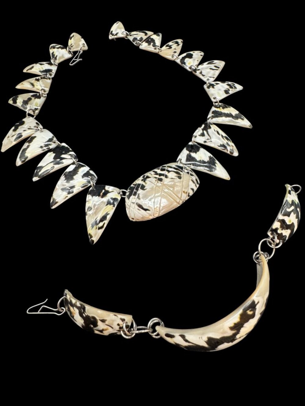 Vintage Necklace and Bracelet Set Sea Shells Artisan Made Black & White Beach